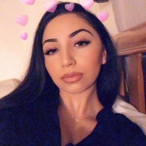 Meet your Posher, Daniela